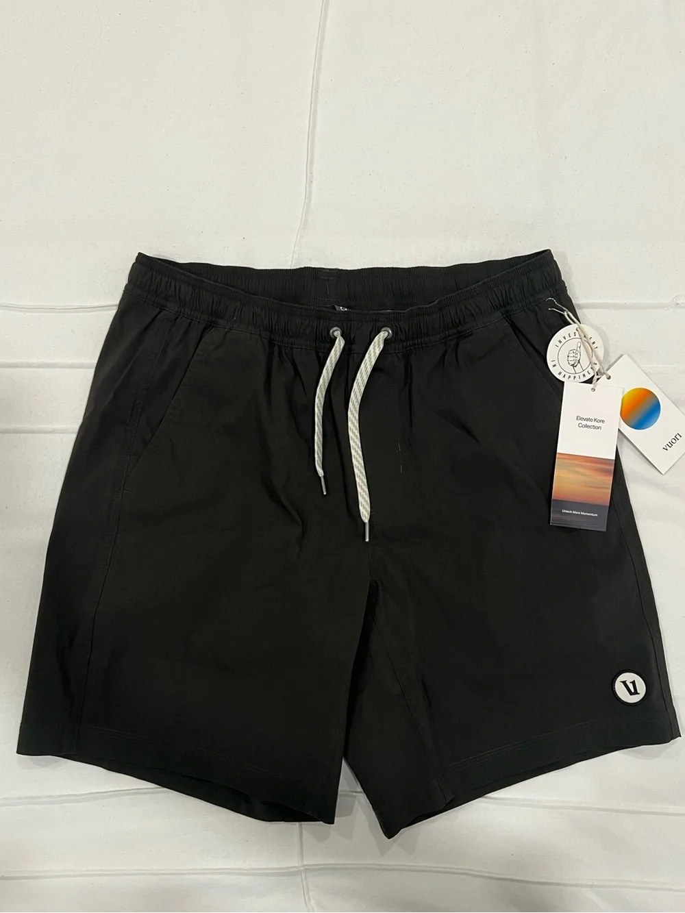 Men’s Vuori shorts NWT Dark Oregano / Dark Grey 7” size S